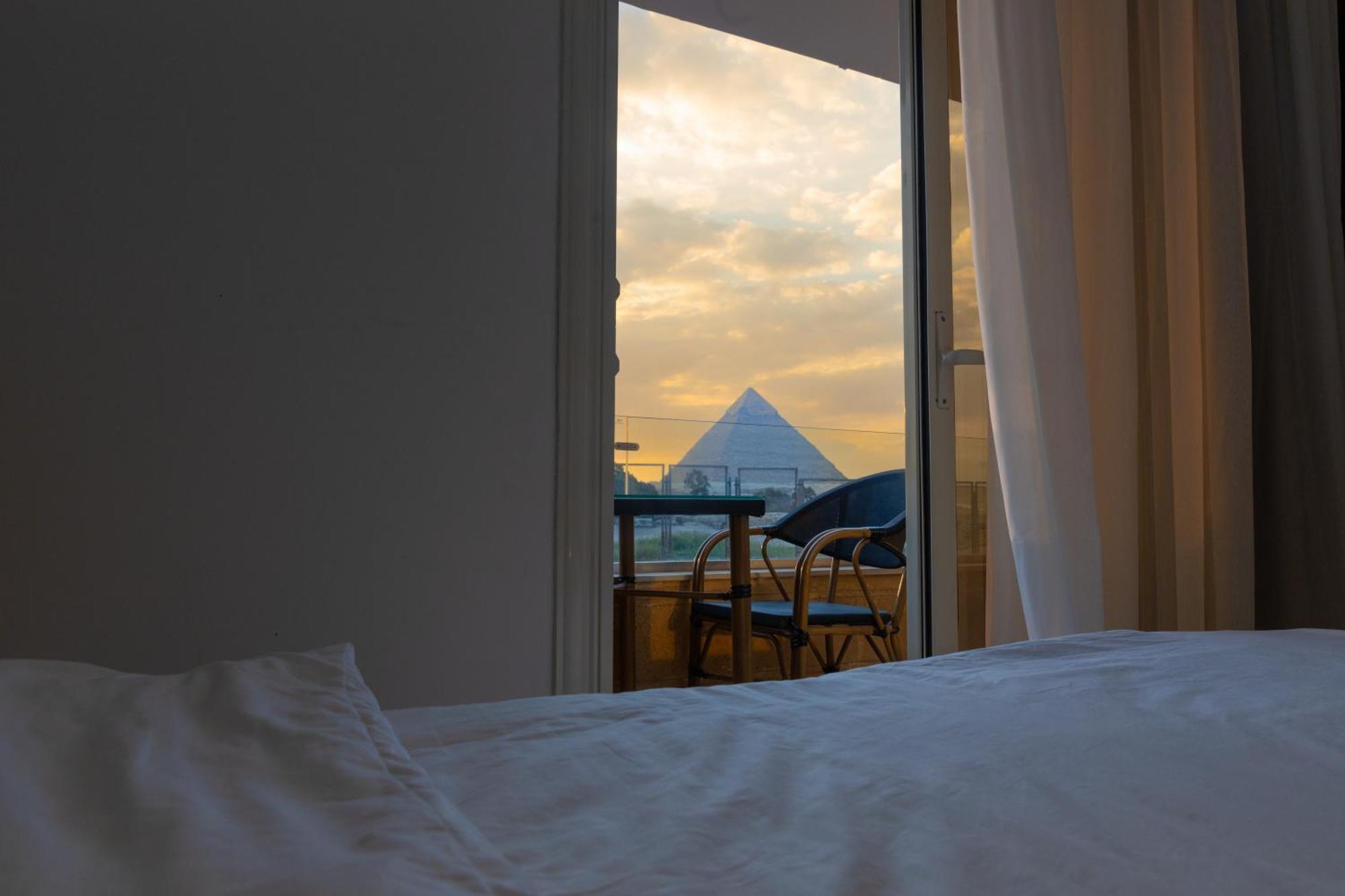 Pyramids Land Palace Kafrat al Jabal Exterior photo
